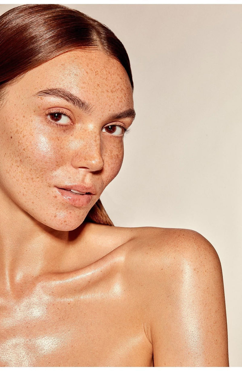 How to Use Acorn Oil as a Natural Makeup Remover